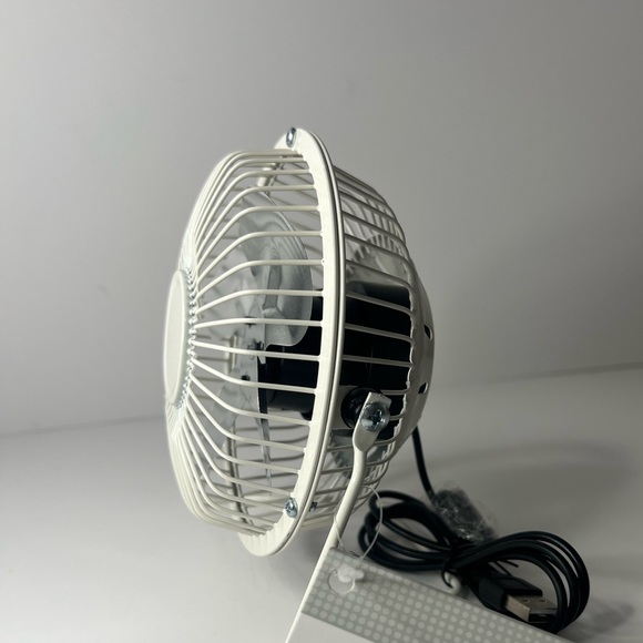 Target Bullseye Off-White USB Desk Fan - Picture 3 of 4